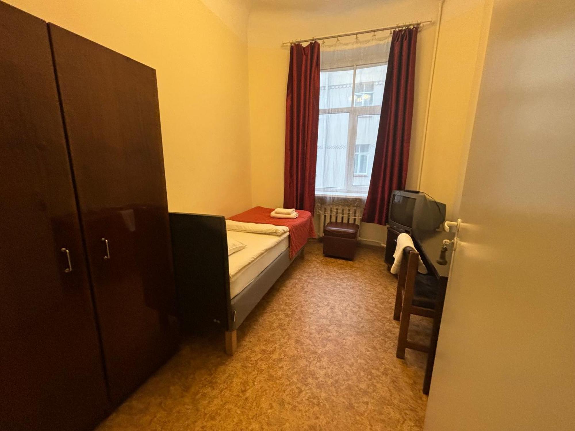 ريغا Hostel Viktorija With Private Rooms المظهر الخارجي الصورة