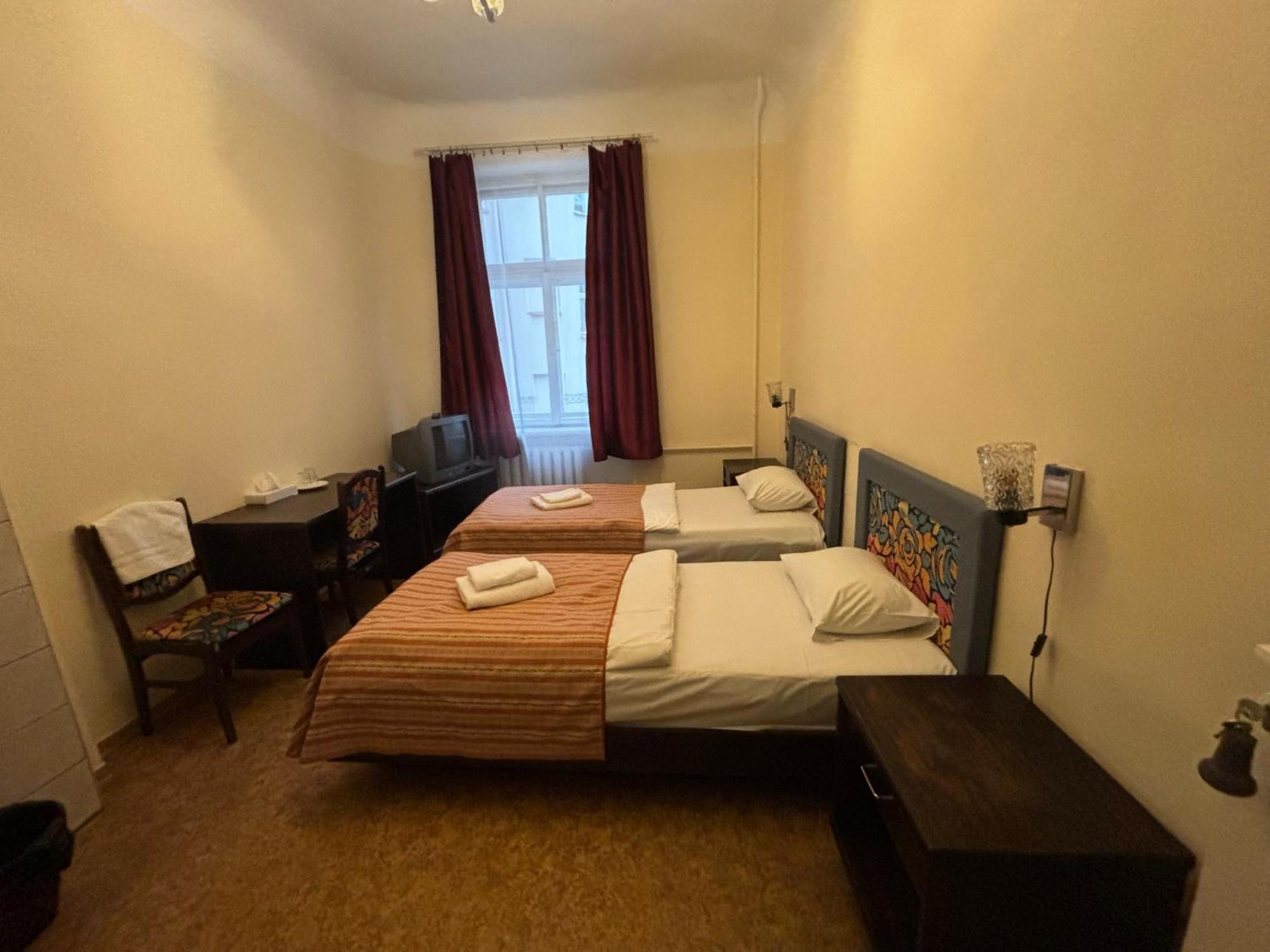 ريغا Hostel Viktorija With Private Rooms المظهر الخارجي الصورة