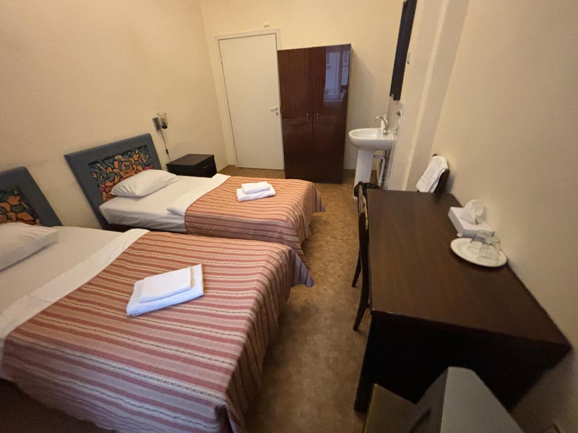 ريغا Hostel Viktorija With Private Rooms المظهر الخارجي الصورة