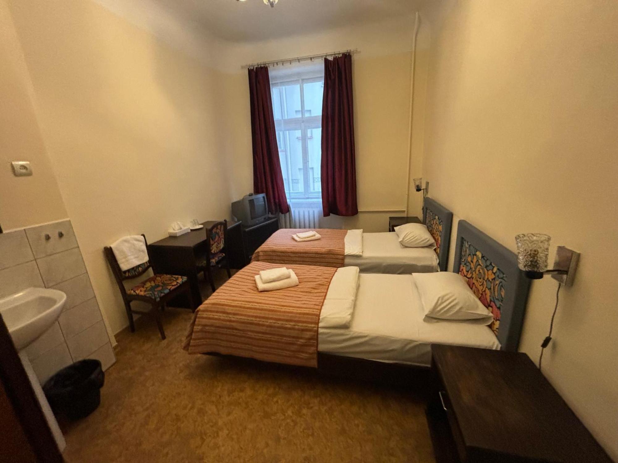 ريغا Hostel Viktorija With Private Rooms المظهر الخارجي الصورة