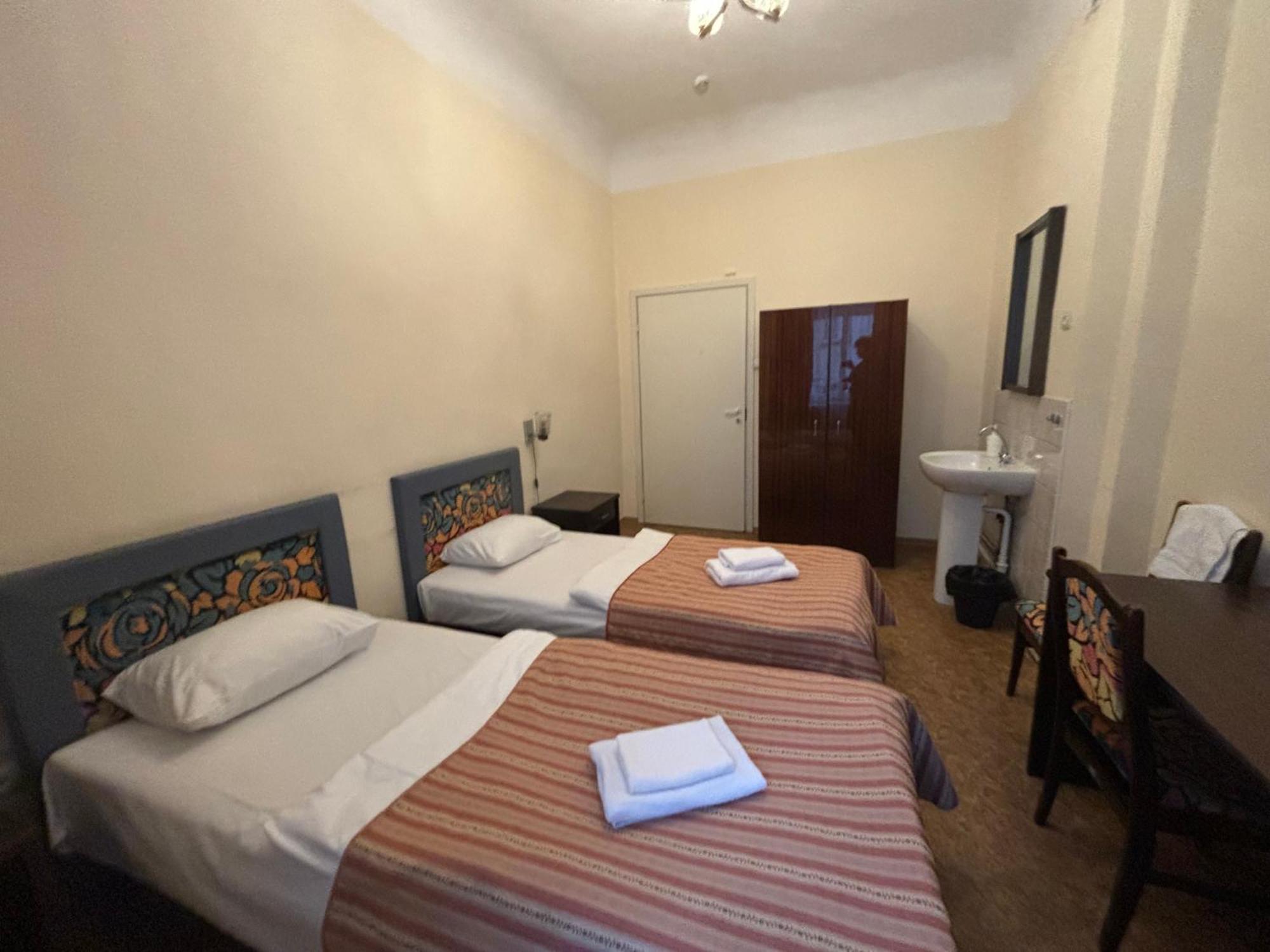 ريغا Hostel Viktorija With Private Rooms المظهر الخارجي الصورة