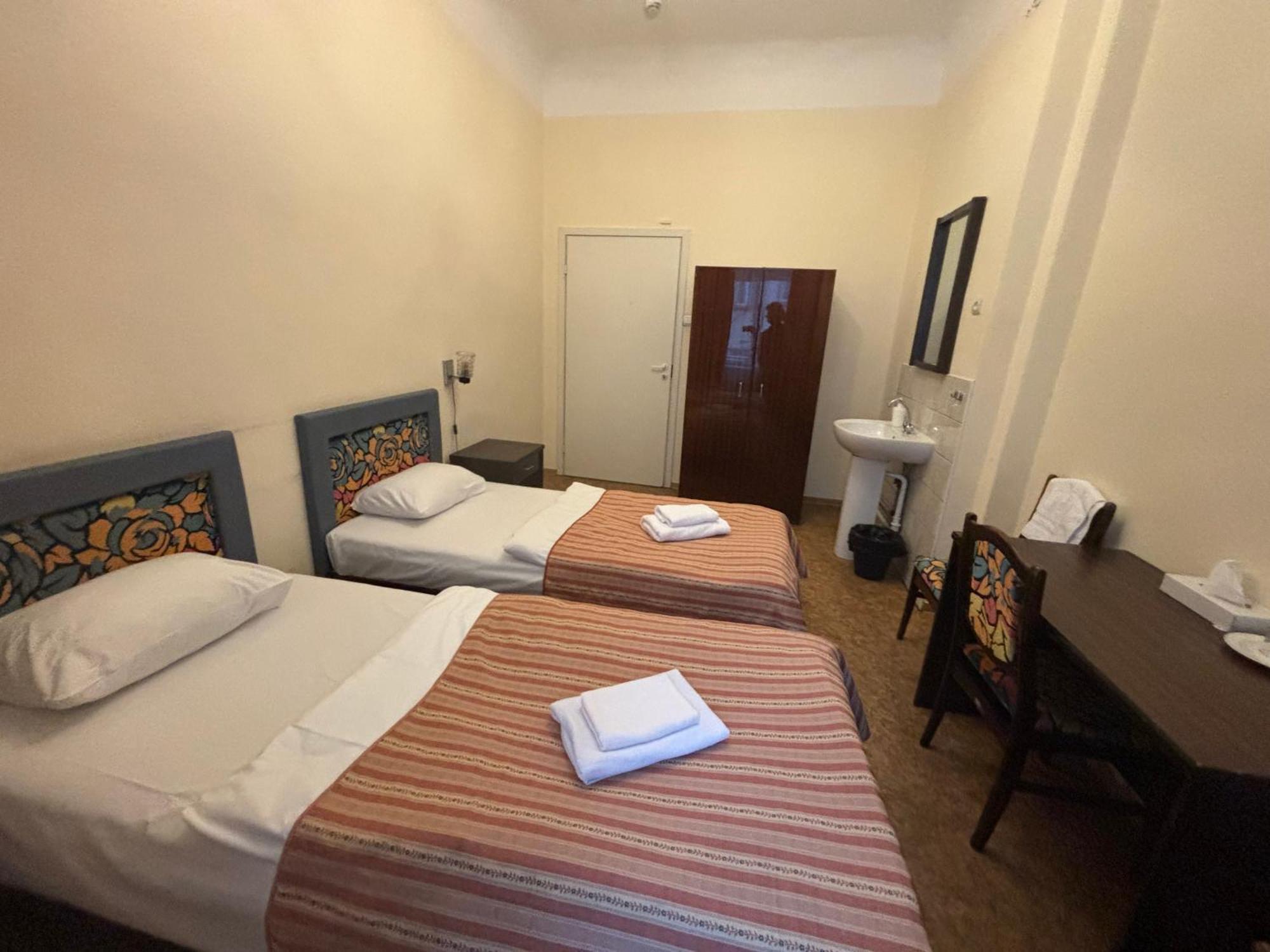 ريغا Hostel Viktorija With Private Rooms المظهر الخارجي الصورة